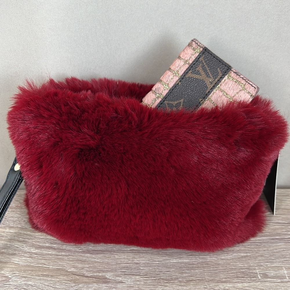 JANE & BERRY merlo faux fur clutch wristlet pouch